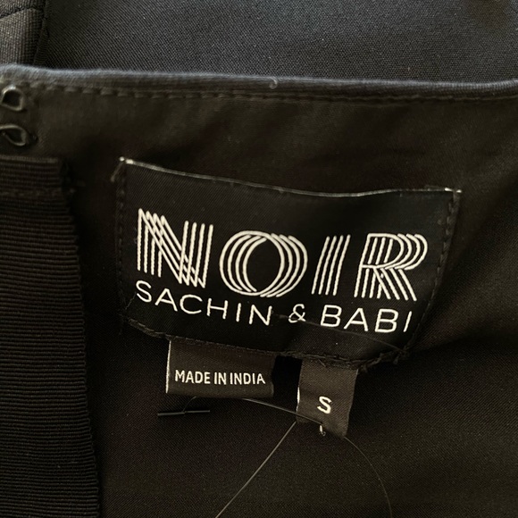 NWT Gorgeous black and red crop top - Picture 6 of 7